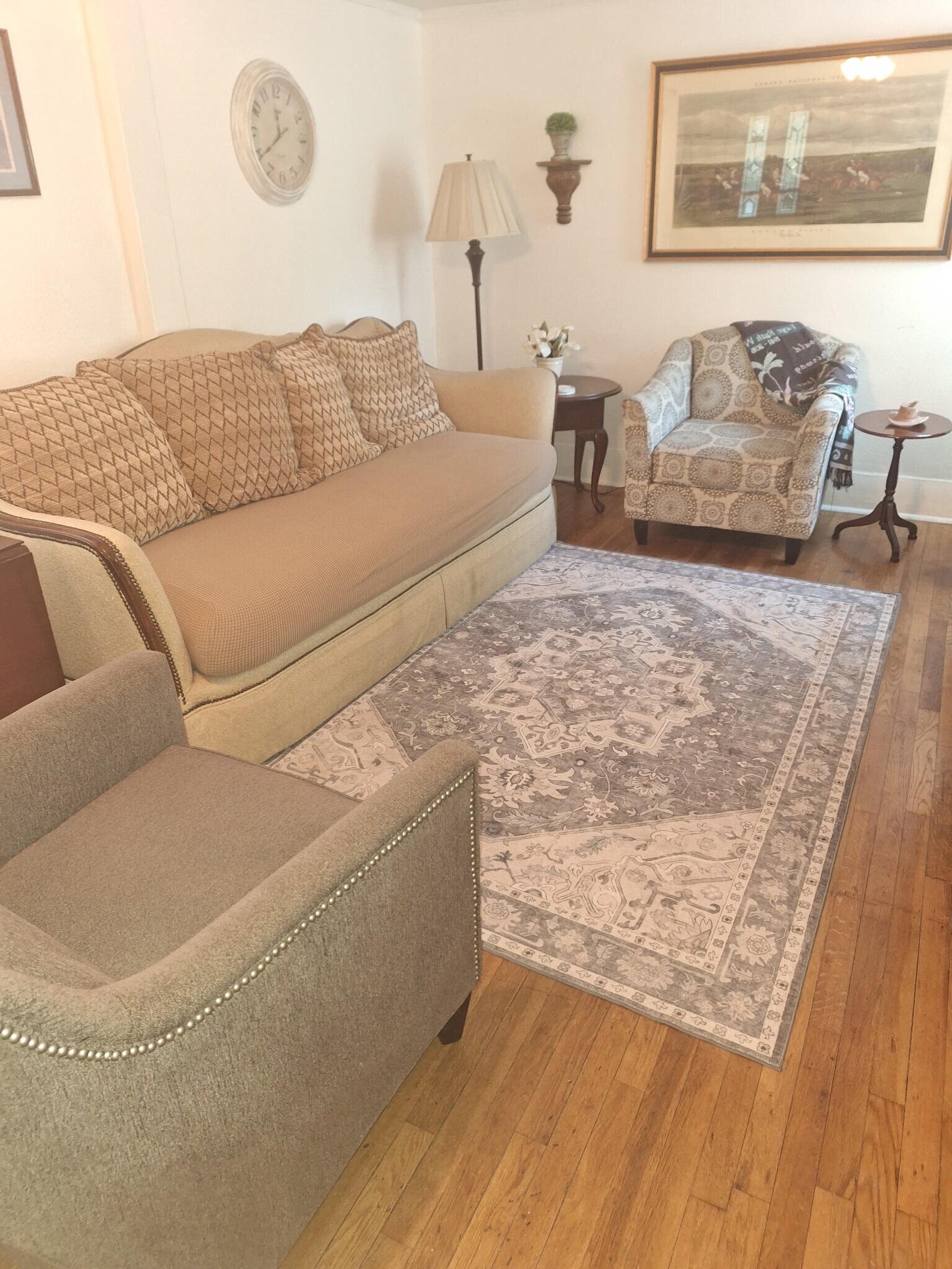 Building Photo - 909 W Oak St