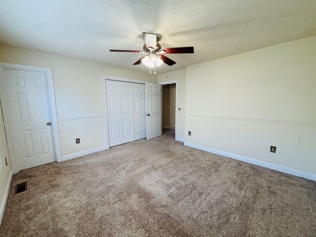 Building Photo - 305 Silver Leaf Dr NW