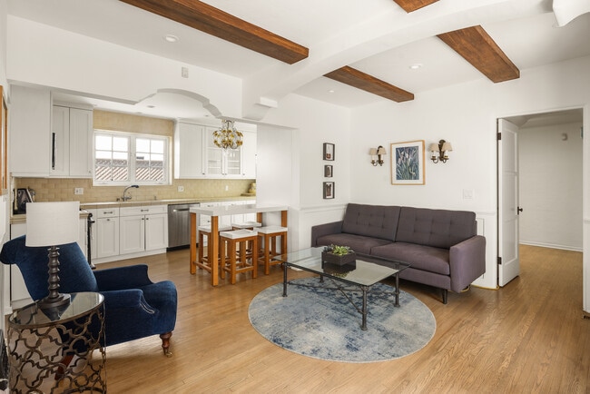 Building Photo - 1116 S La Jolla Ave