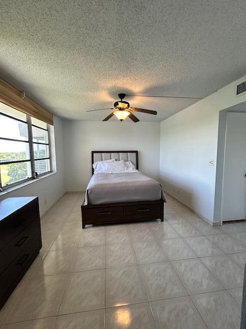 Building Photo - 4030 W Palm Aire Dr