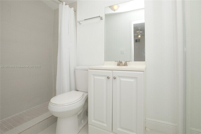 Building Photo - 460 NE 76th St