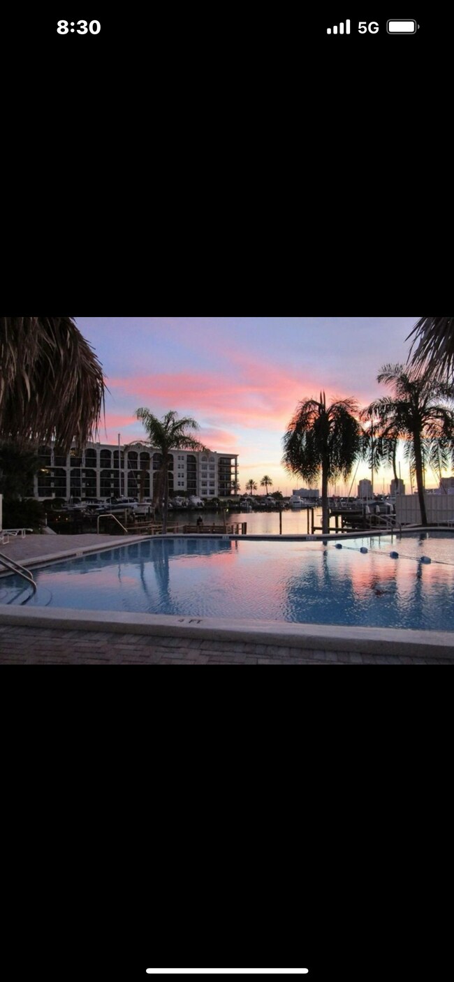 Building Photo - 255 Dolphin Point