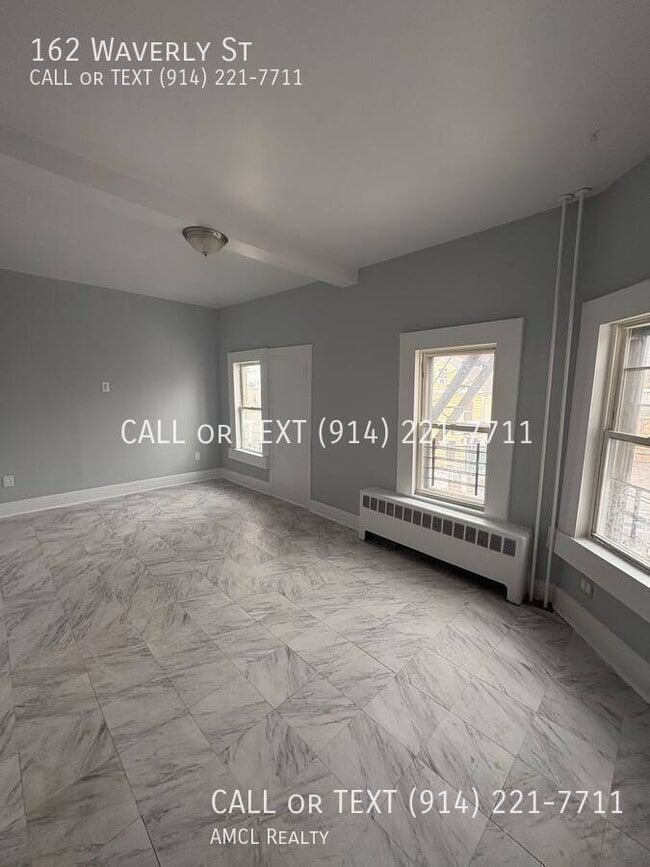 Building Photo - 162 Waverly St