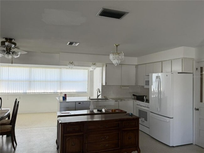 Building Photo - 100 Boca Ciega Dr