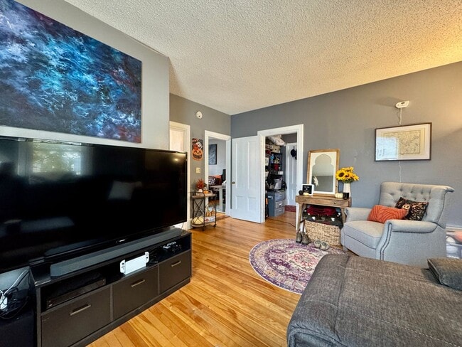 Building Photo - 87 High St