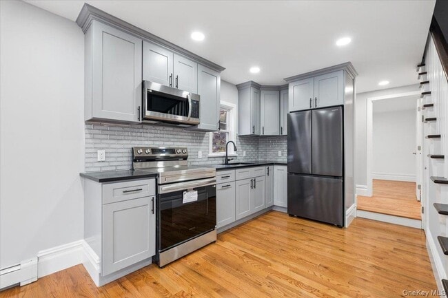 Building Photo - 66 Secor Rd