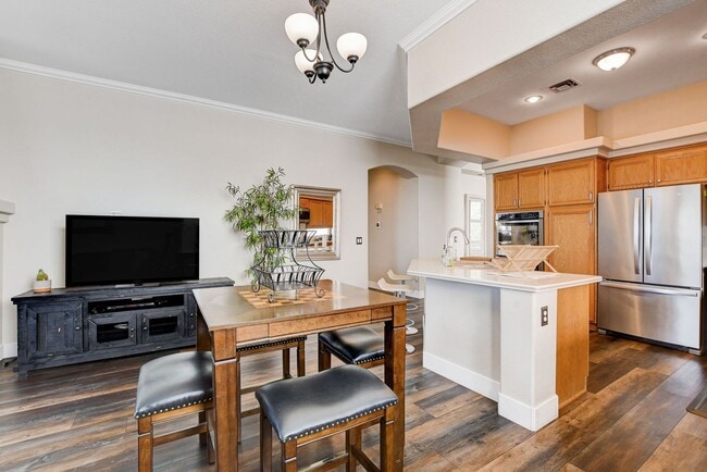 Building Photo - QUALITY FULLY FURNISHED SEVEN HILLS HOME WITH A PRIVATE POOL AND SPA