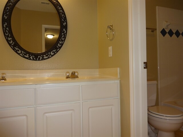 Building Photo - 2302 Turnbury Elm Ct