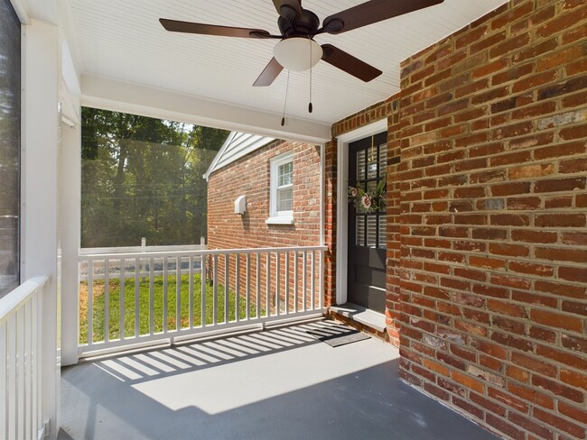 Building Photo - Fully Renovated 3 Bedroom 1.5 Bath Brick R...