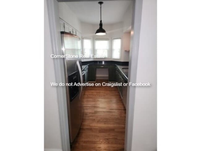 Building Photo - 726 Victorian Pl