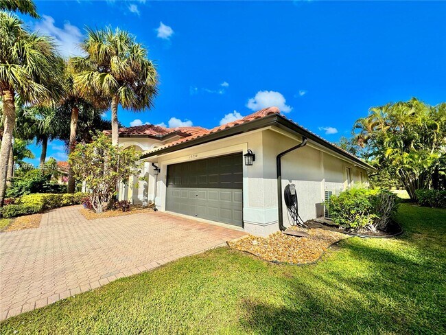 Building Photo - 19754 Dinner Key Dr