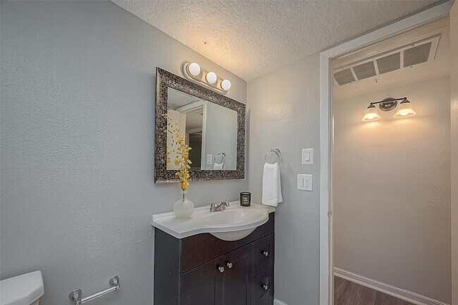 Building Photo - 3224 Timmons Ln