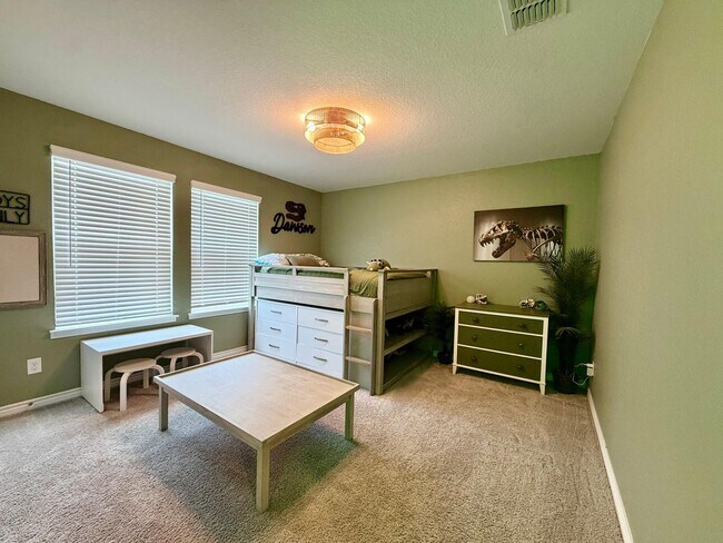 Building Photo - Exceptional 4BR, 3BA Home in Desirable Knox Ridge