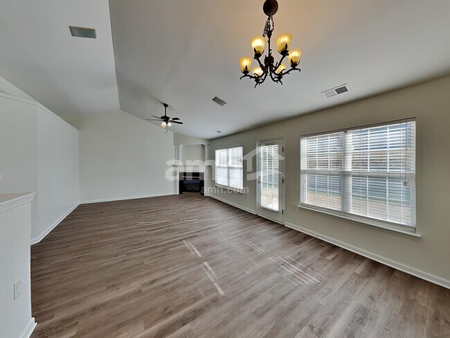 Building Photo - 194 Mott Rd