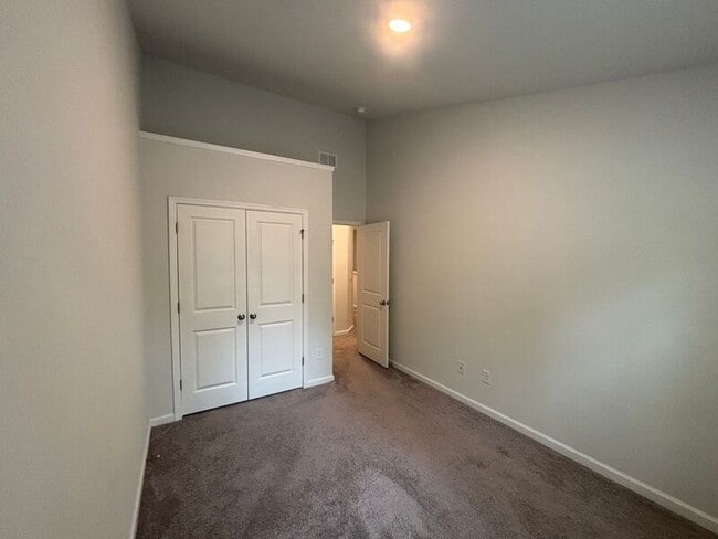 Building Photo - 4702 Palm View Cir