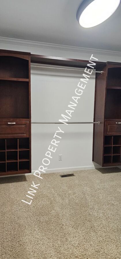 Building Photo - 7701 Elizabeth Way Dr