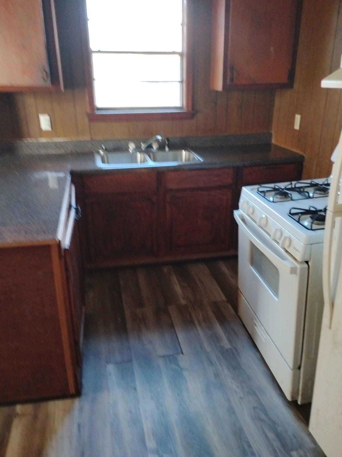 Building Photo - 524 E Kingston St