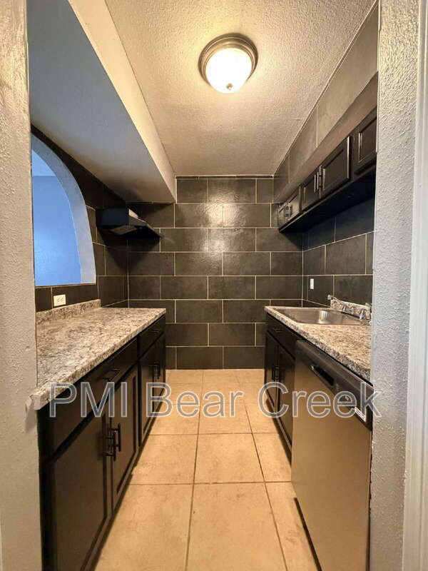 Building Photo - 9550 Deering Dr