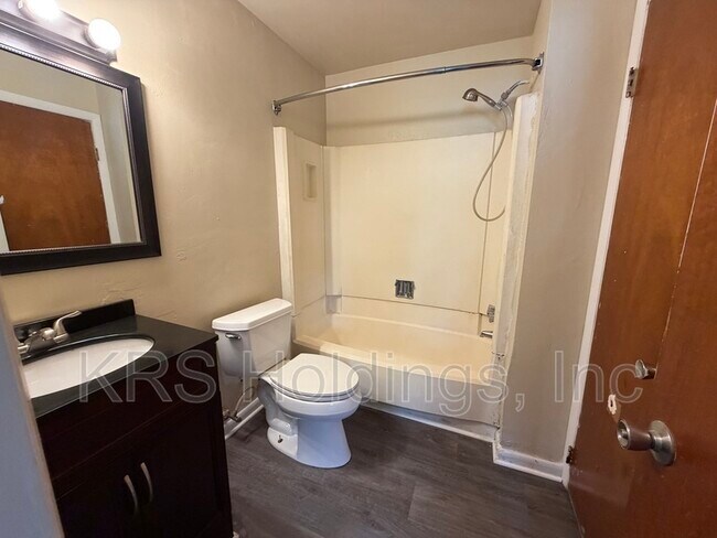 Building Photo - 4101 Holly Cove Dr