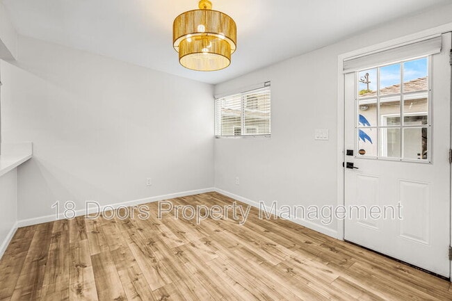 Building Photo - 4535 Winona Ave