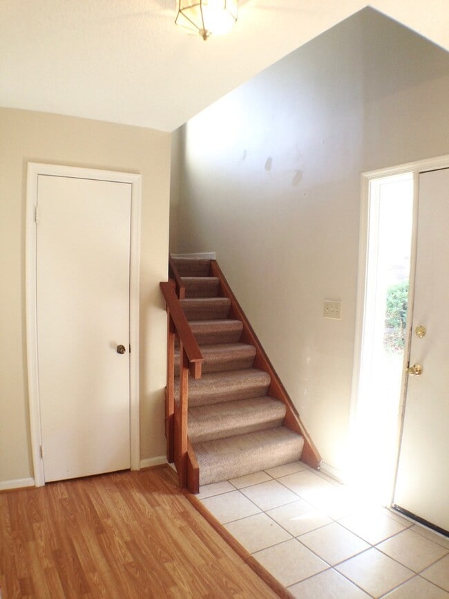 Building Photo - 5436 Chatham Lake Dr