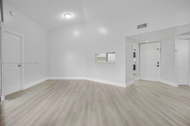 Building Photo - 1500 Jefferson Dr