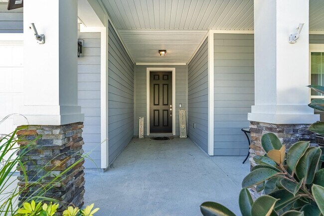 Building Photo - 454 Willow Lake Dr