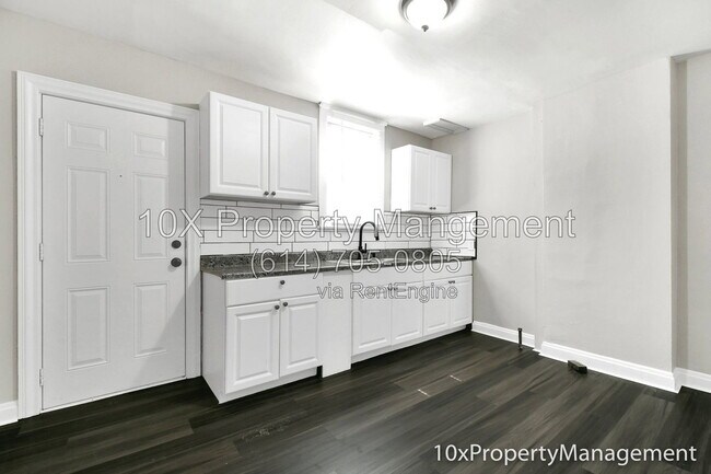 Building Photo - 1505 Duxberry Ave