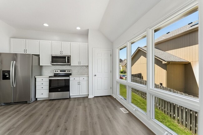 Building Photo - 4 Bedroom Elkhorn Ranch!