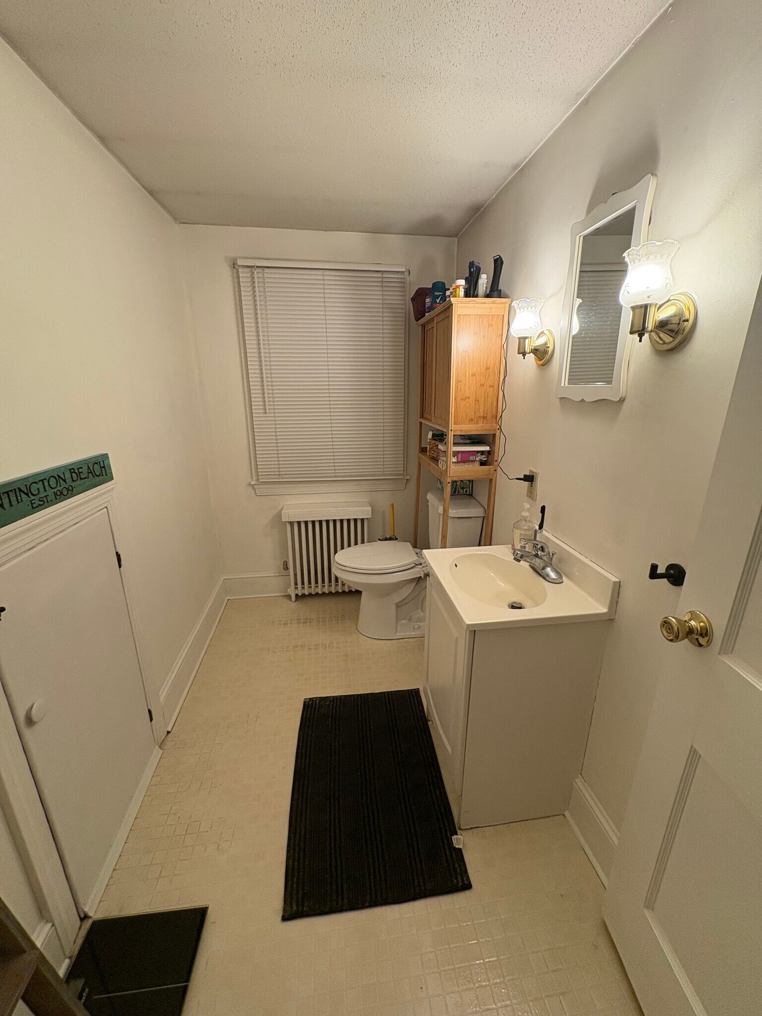 Building Photo - 94 Branford St