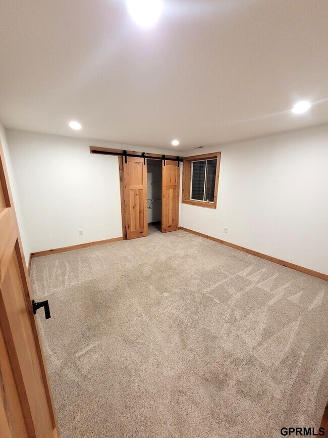 Building Photo - 16402 Iske Dr