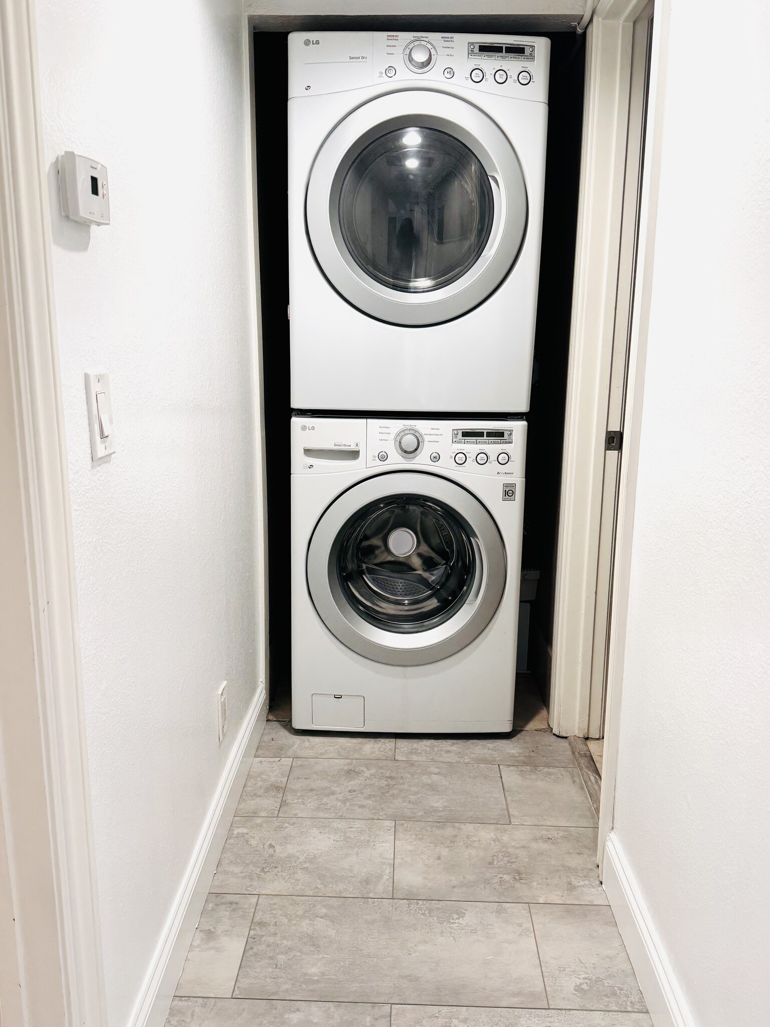 Full Size Washer and Dryer - 2507 E 15th St