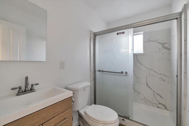 Building Photo - 5820 Dewey Blvd