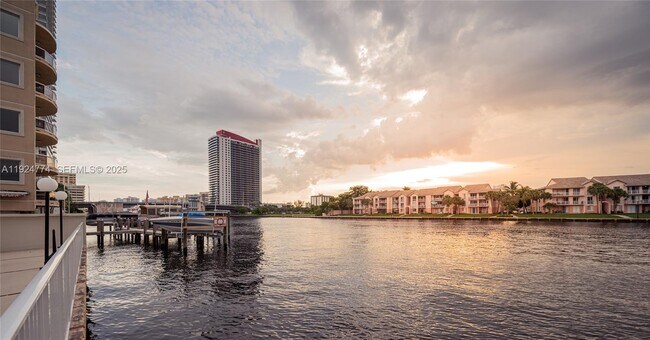 Building Photo - 3800 S Ocean Dr