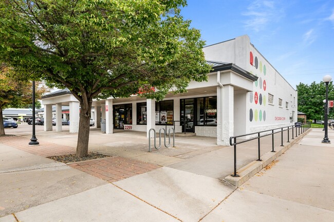 Building Photo - Come check out this beautiful apartment cl...