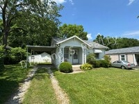 Building Photo - Cute and Clean 2 Bedroom Home Available Now!