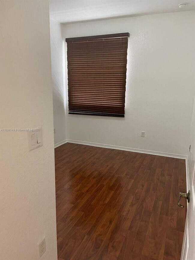 Building Photo - 4911 SW 140th Terrace