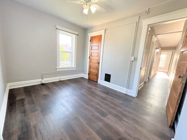 Building Photo - 217-217 S 9th St