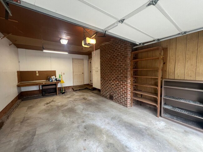 Building Photo - 1201 Linton Ct