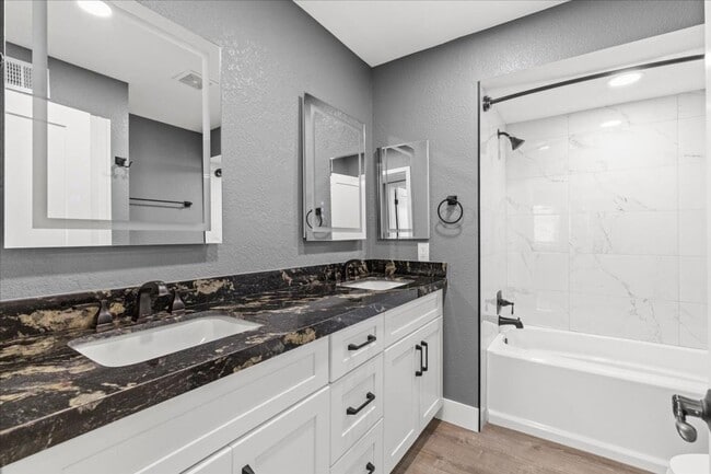 Building Photo - 3201 Ventana Hills Dr