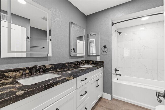 Building Photo - Contemporary 4bd Home with Expansive Spaces and Designer Details