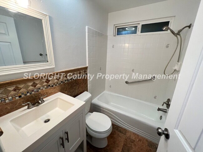 Building Photo - AVAILABLE MAY - Updated Home in Atascadero - 3 Bedroom / 2 Bathroom