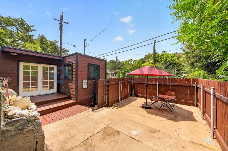 Building Photo - 670 Woodland Dr