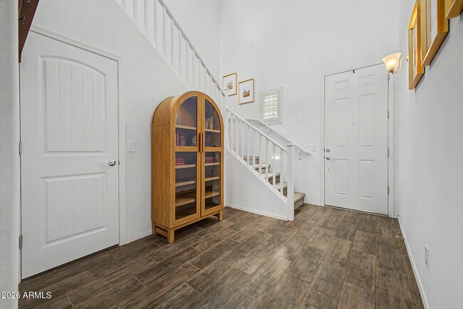 Building Photo - 5103 S Moccasin Trail