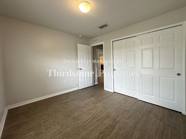Building Photo - 37 Wood Amber Ln
