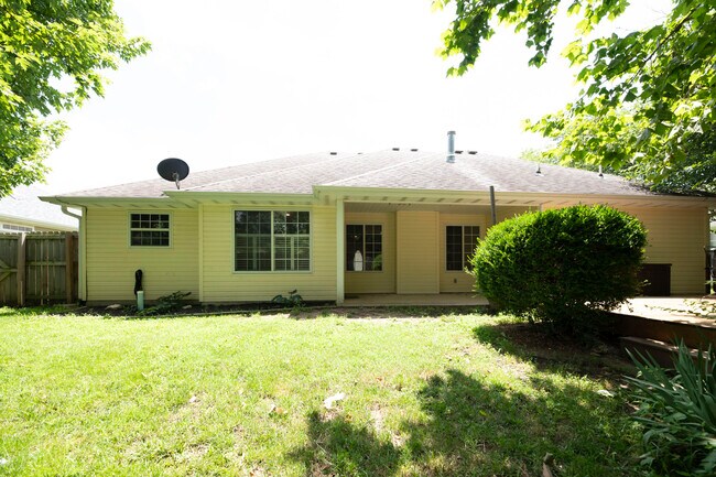Building Photo - 901 Norman Dr
