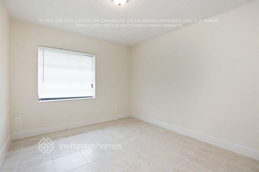 Building Photo - 11835 SW 119th Pl Rd