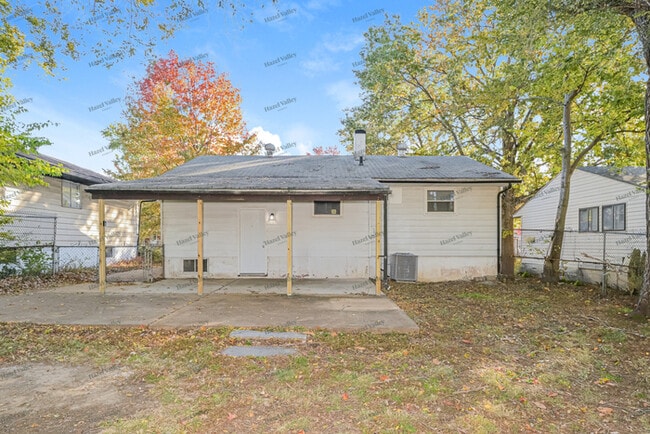 Building Photo - 205 Mc Alpine Dr