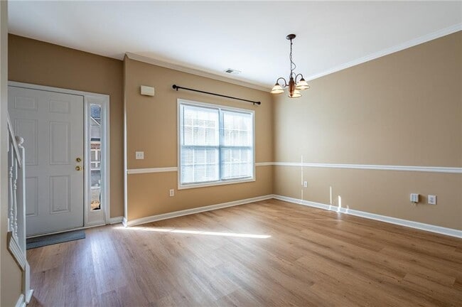 Building Photo - 32 Brookvalley Ct W