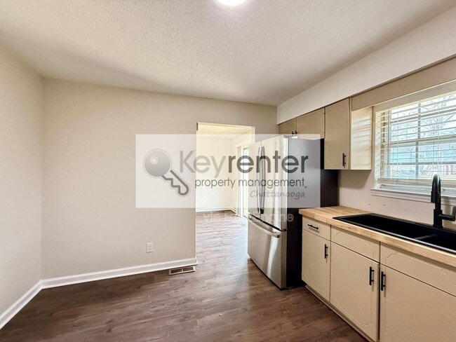 Building Photo - 8225 Cavan Cir